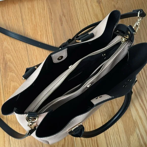 Pink Handbag Call it Spring. - Picture 3 of 4